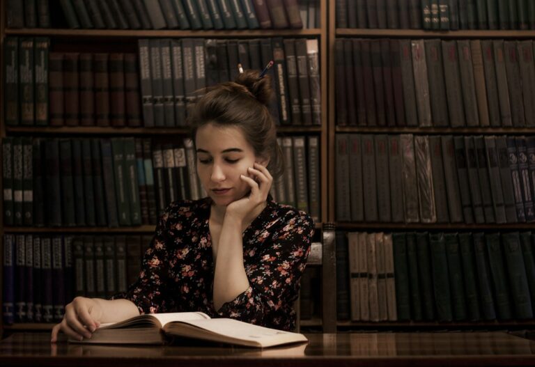 Come la storia influenza le notizie attuali